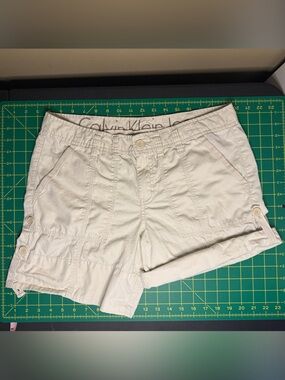 Calvin Klein Jeans Women's Light Beige Tan Cargo-Style Bermuda Shorts